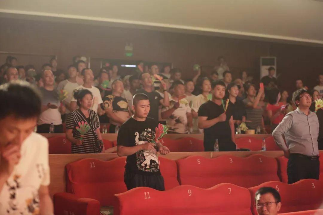 考北京服装研究生学院中国民族服饰图案对考生有过英语六级的要求吗？